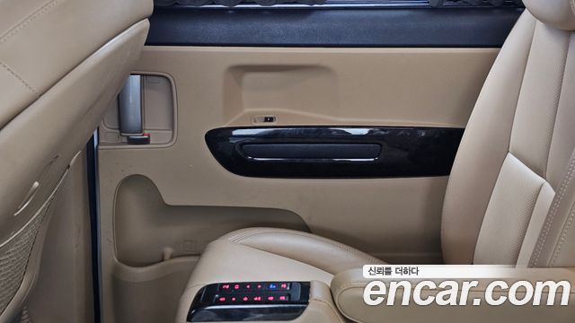 Kia Canival 2019 — photo 15