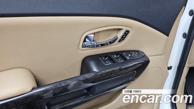 Kia Canival 2019 — photo 35