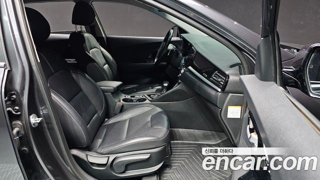 Kia Niro 2021 — photo 16