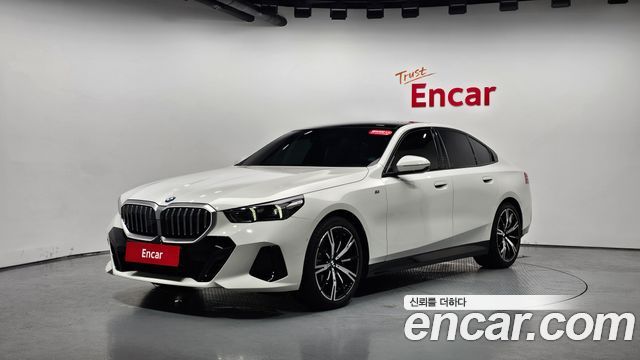 BMW 5-Series 2025 — photo 33