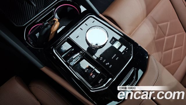 BMW 5-Series 2025 — photo 12