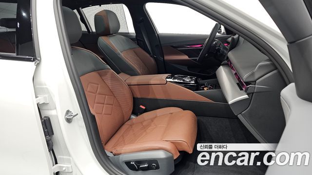 BMW 5-Series 2025 — photo 17