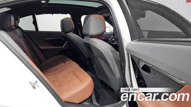 BMW 5-Series 2025 — photo 18