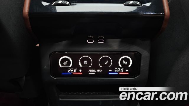 BMW 5-Series 2025 — photo 25