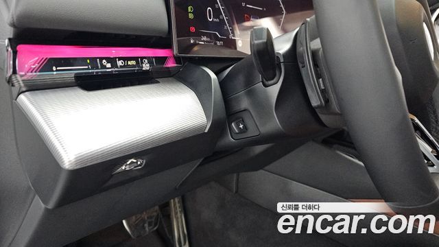 BMW 5-Series 2025 — photo 32