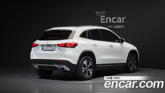 Mercedes-Benz GLA-Class 2021 — photo 2