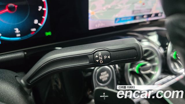 Mercedes-Benz GLA-Class 2021 — photo 12