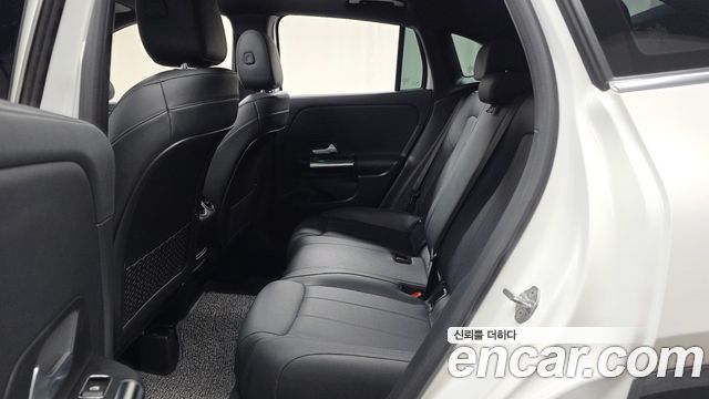 Mercedes-Benz GLA-Class 2021 — photo 18