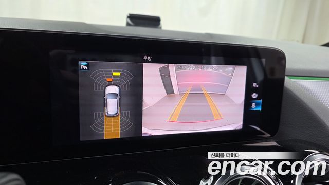 Mercedes-Benz GLA-Class 2021 — photo 21