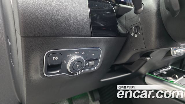 Mercedes-Benz GLA-Class 2021 — photo 24