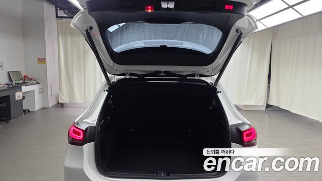 Mercedes-Benz GLA-Class 2021 — photo 26