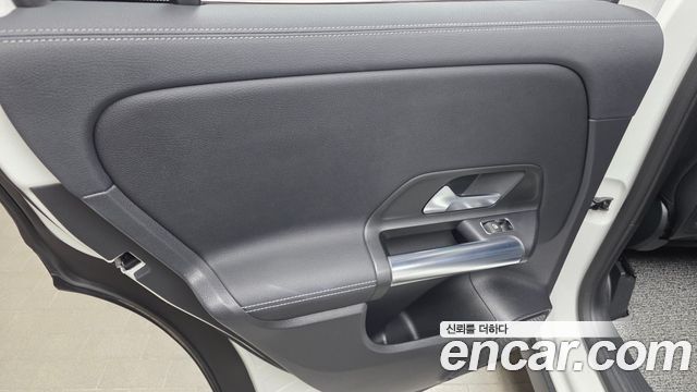 Mercedes-Benz GLA-Class 2021 — photo 15