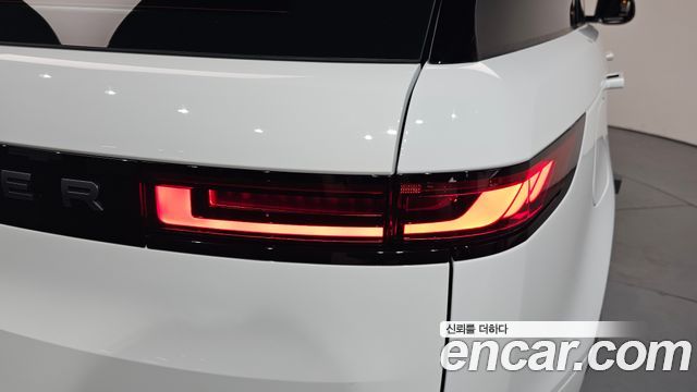 Land Rover Range Rover Sport 2025 — photo 9