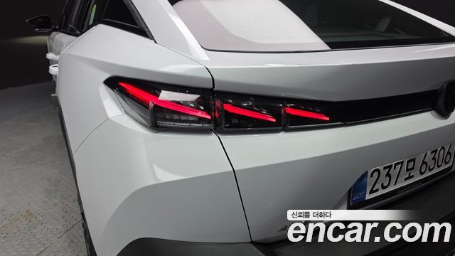 Peugeot 408 2025 — photo 9