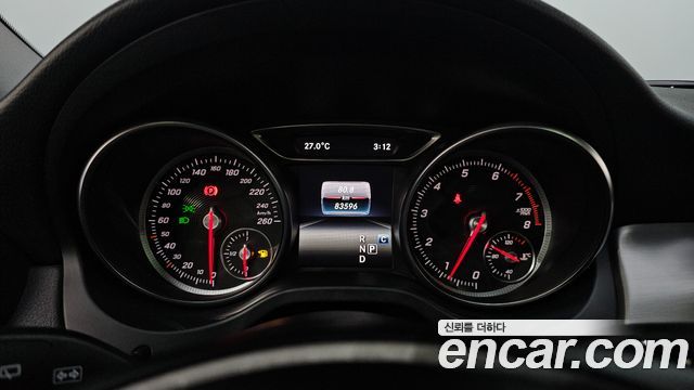 Mercedes-Benz GLA-Class 2019 — photo 11