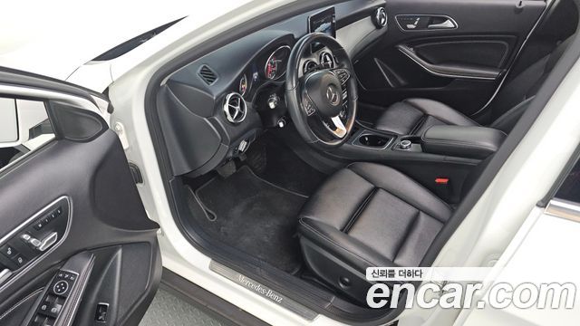 Mercedes-Benz GLA-Class 2019 — photo 13