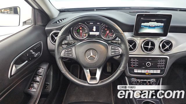 Mercedes-Benz GLA-Class 2019 — photo 19