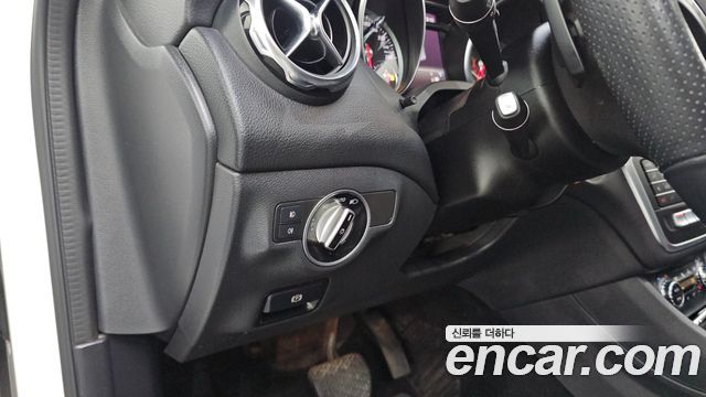Mercedes-Benz GLA-Class 2019 — photo 25