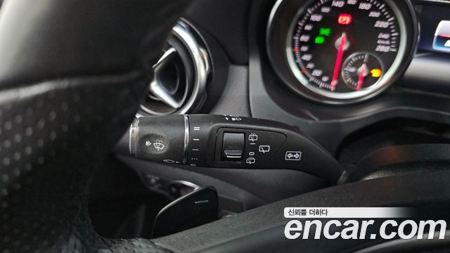 Mercedes-Benz GLA-Class 2019 — photo 27