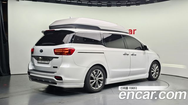 Kia Canival 2020 — photo 2
