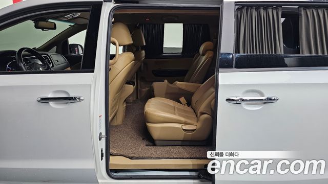 Kia Canival 2020 — photo 11