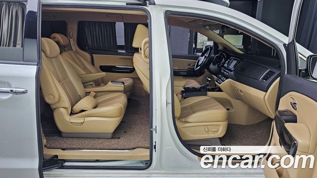 Kia Canival 2020 — photo 12