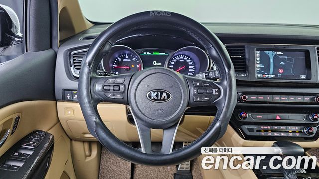 Kia Canival 2020 — photo 14