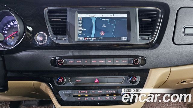 Kia Canival 2020 — photo 15