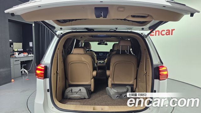 Kia Canival 2020 — photo 20