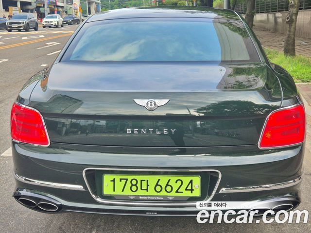 Bentley Flying Spur 2024 — photo 4