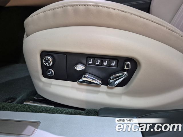 Bentley Flying Spur 2024 — photo 10