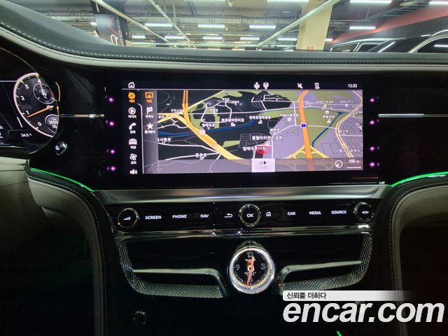 Bentley Flying Spur 2024 — photo 12