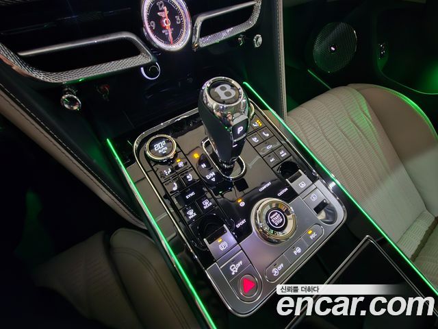 Bentley Flying Spur 2024 — photo 14