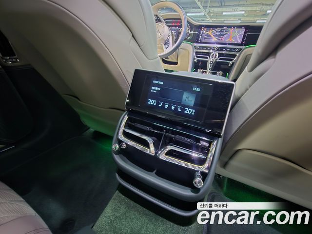 Bentley Flying Spur 2024 — photo 15