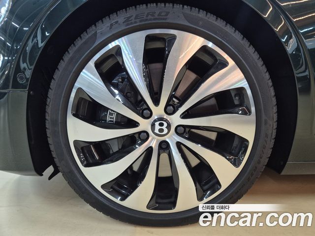 Bentley Flying Spur 2024 — photo 19