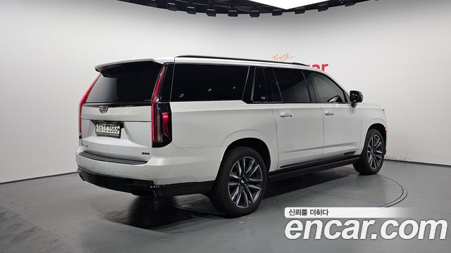 Cadillac Escalade 2023 — photo 2