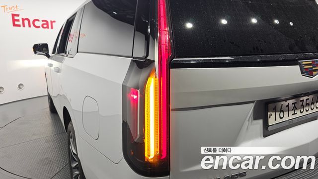 Cadillac Escalade 2023 — photo 9