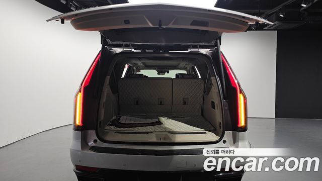Cadillac Escalade 2023 — photo 30