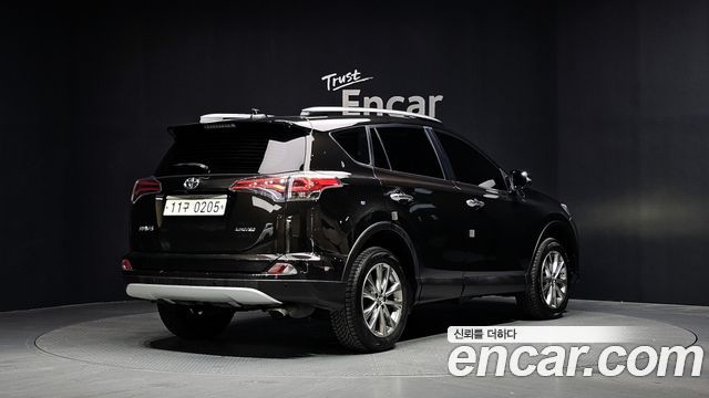 Toyota RAV4 2017 — photo 2