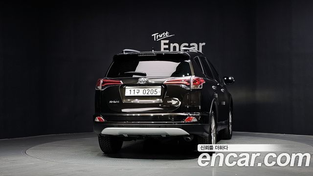 Toyota RAV4 2017 — photo 4