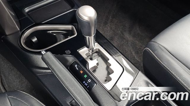 Toyota RAV4 2017 — photo 9