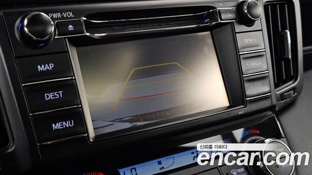 Toyota RAV4 2017 — photo 15