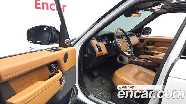 Land Rover Range Rover 2022 — photo 10