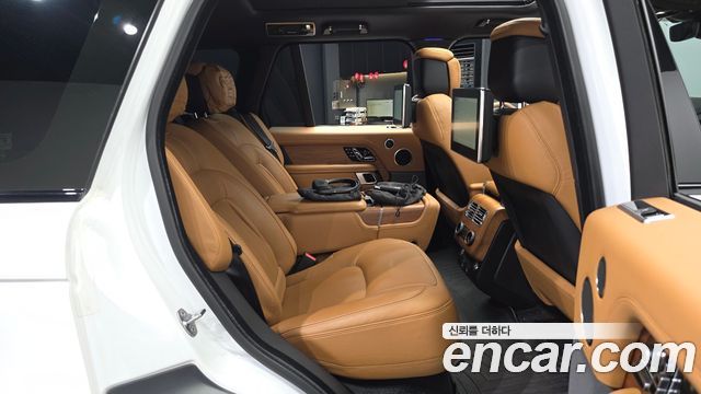 Land Rover Range Rover 2022 — photo 12
