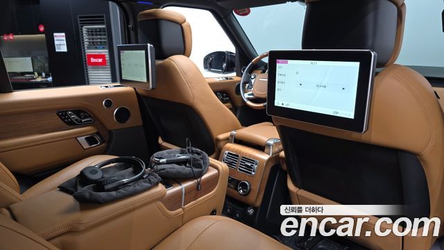 Land Rover Range Rover 2022 — photo 18