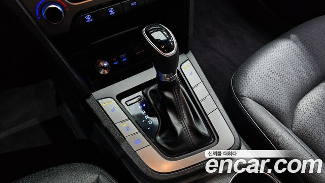 Hyundai AVANTE 2017 — photo 9