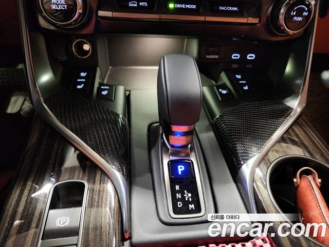 Lexus LX 2025 — photo 17