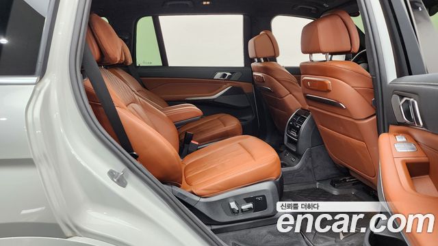 BMW X7 2025 — photo 17