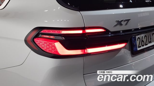 BMW X7 2025 — photo 9
