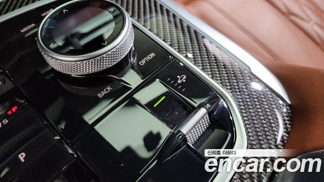 BMW X7 2025 — photo 32